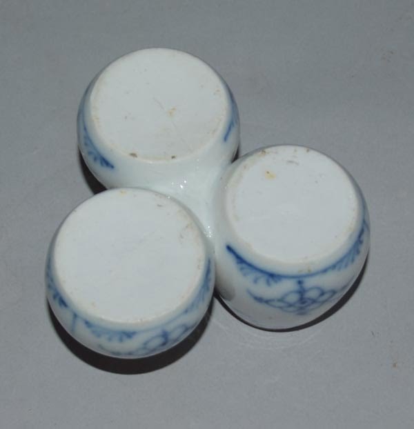 stara-solnicka-peprenka-na-paratka-dozicka-porcelan-na-stul