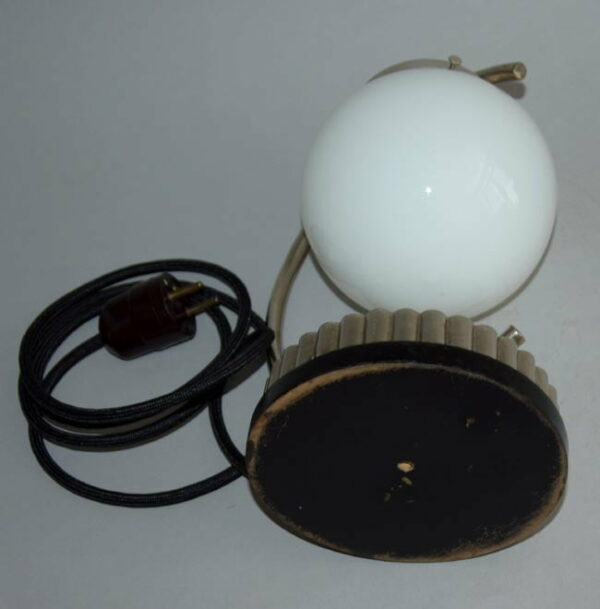 starozitna-lampicka-niklovana-bile-sklo-lampa-stolni-nikl
