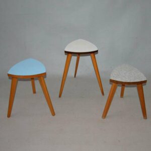 starozitna-stolicka-umakart-kvetinovy-stolek-brusel-60-leta