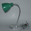 starozitna-stolni-lampa-kancelarska-chromova-zelene-stinitko-funkcionalismus