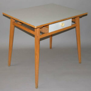 starozitny-bursel-jidelni-stul-sedy-umakart-suplik-svetle-drevo-stolek-60-leta