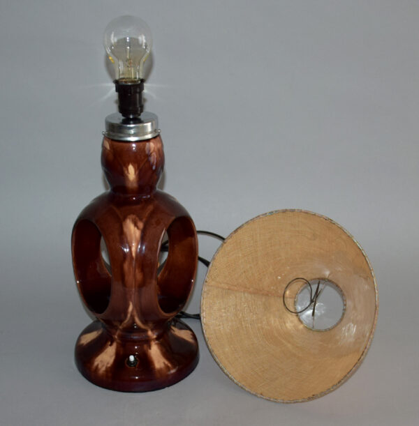 stara-velka-figuralni-lampa-keramika-chlapec-s-pistalkou-plastika-1.jpg