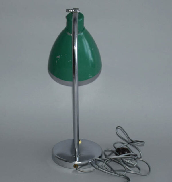 starozitna-stolni-lampa-kancelarska-chromova-zelene-stinitko-funkcionalismus-1.jpg