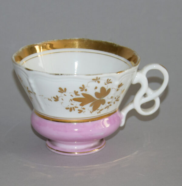 starozitny-salek-porcelan-zlaceni-listky-1.jpg