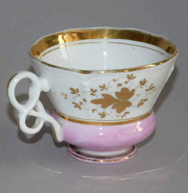 starozitny-salek-porcelan-zlaceni-listky-1.jpg