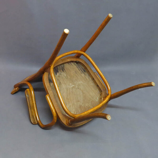 starozitne secesni zrestaurovane kreslo kresilko thonet