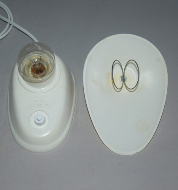 stara-lampicka-bily-plast-elektrosvit-1.jpg