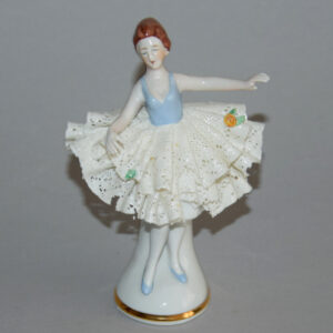 starozitna-plastika-baletka-porcelan-krajkova-sukne-1.jpg