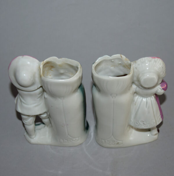 starozitne-parove-vazicky-chlapec-a-devce-porcelan-1.jpg