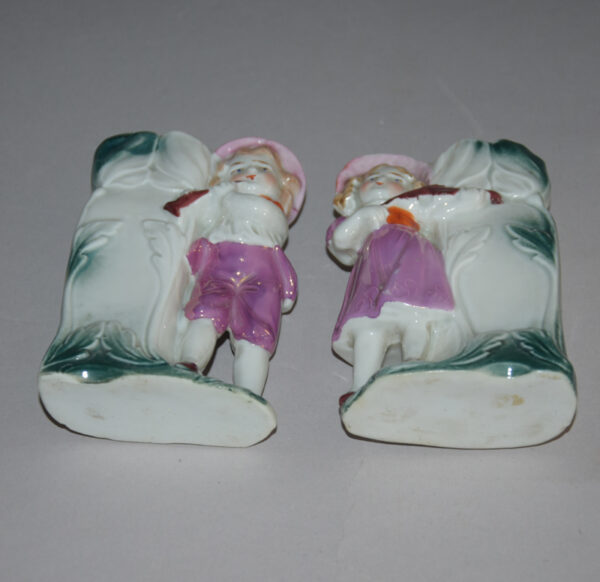 starozitne-parove-vazicky-chlapec-a-devce-porcelan-1.jpg